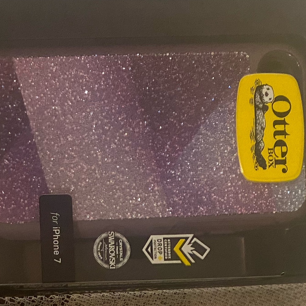 iPhone 7 cover (2)by otterbox  crystal edition